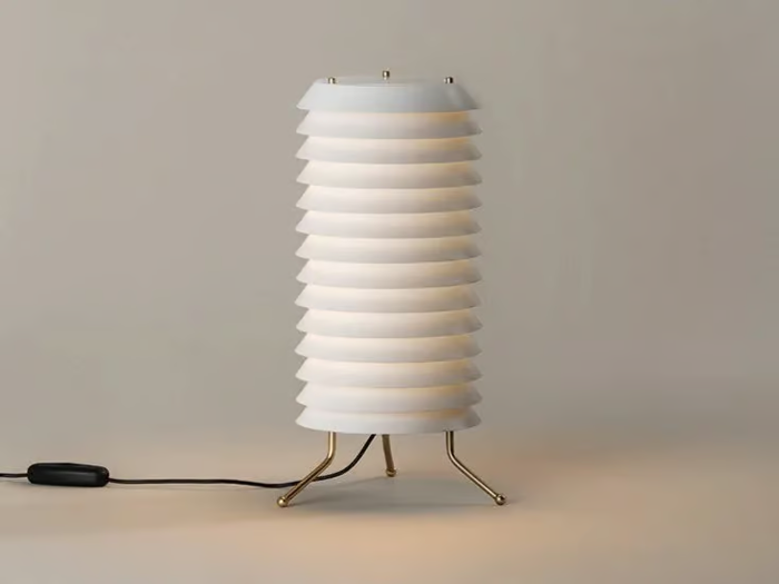 MAIJA - LED table lamp with dimmer with metallic lampshade _ Santa & Cole